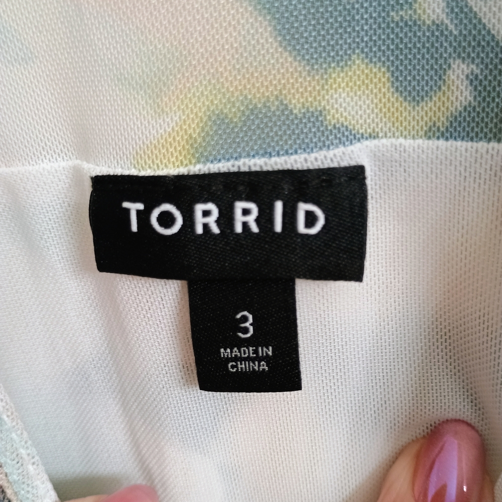 Torrid Multicolor Floral Blouse - Picture 3 of 4